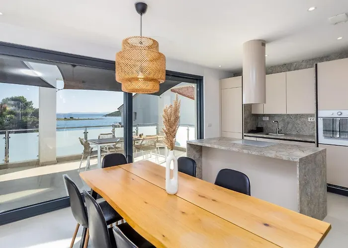 Justina Apartman Pakostane